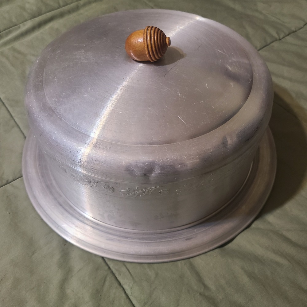 West Bend Cake Carrier Vintage Silver Good Aluminum Wood Acorn Handle MCM‎ 1950s